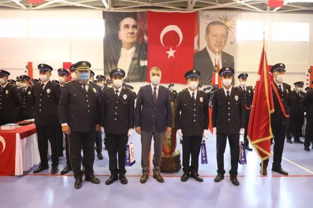 Bitlis'te polis adayları mezuniyet sevinci yaşadı Bitlis'te polis adayları mezuniyet sevinci yaşadı
