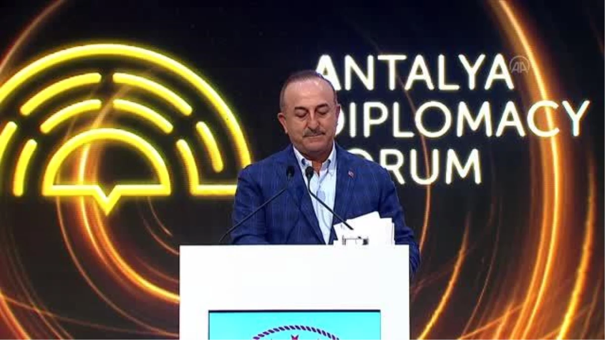 Dışişleri Bakanı Mevlüt Çavuşoğlu, Antalya Diploması Forumu\'nun kapanışı dolayısıyla basını bilgilendirdi: (1)