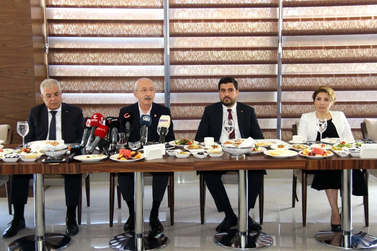GGC Başkanı İbrahim Ay\'dan Kılıçdaroğlu\'na yerel basın dosyası