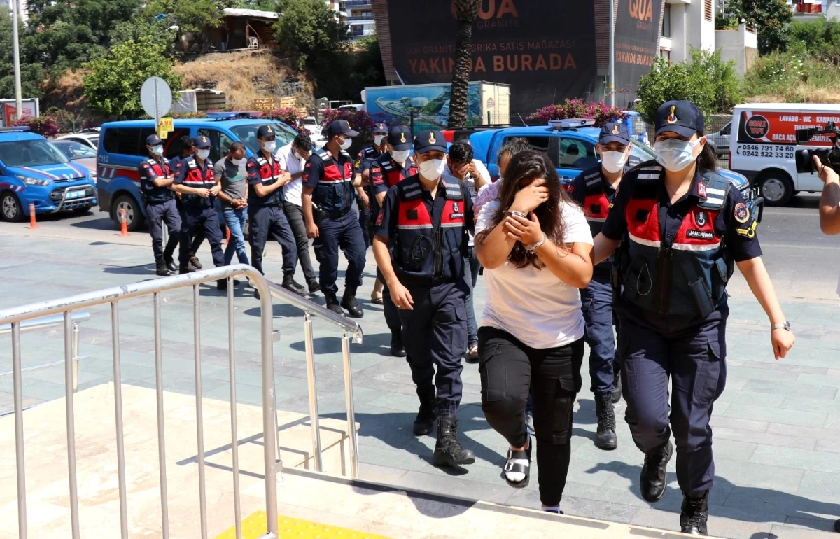 Antalya\'da insan tacirlerine operasyon: 7 gözaltı