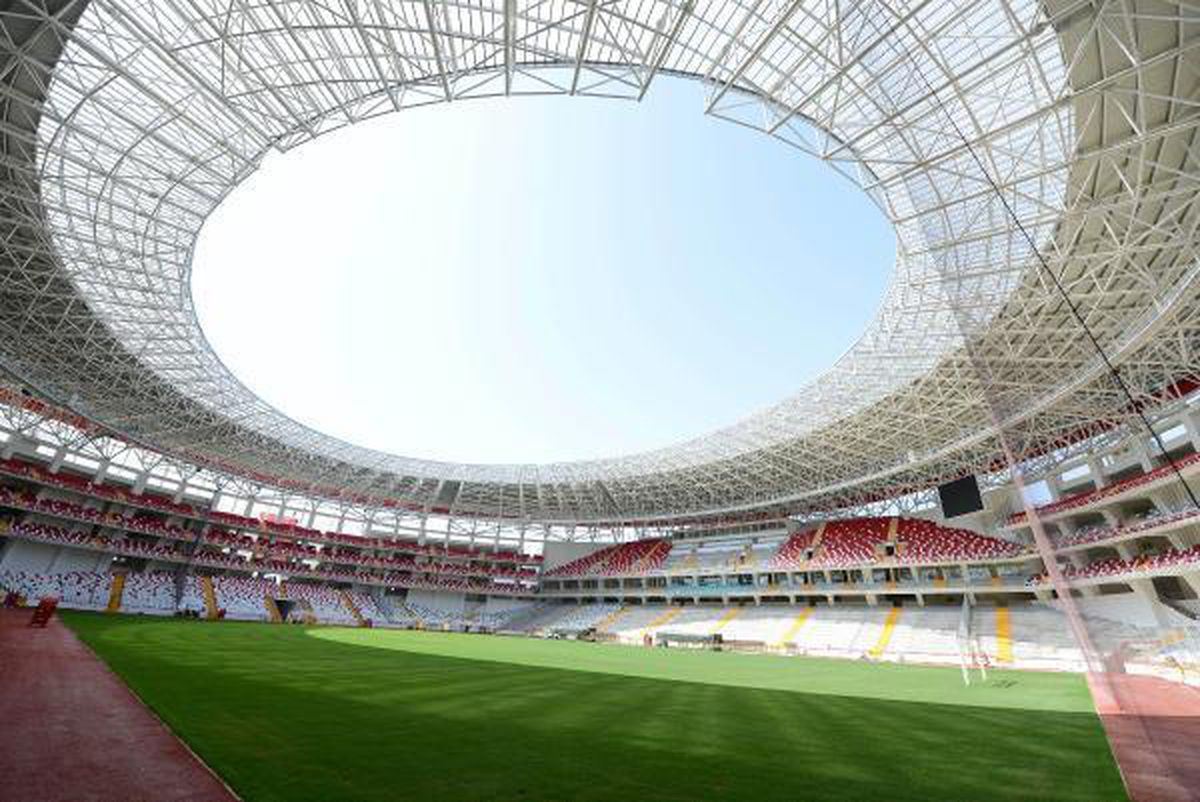 Antalya Stadyumu\'nun yeni adı \'Corendon Airlines Park\' olacak
