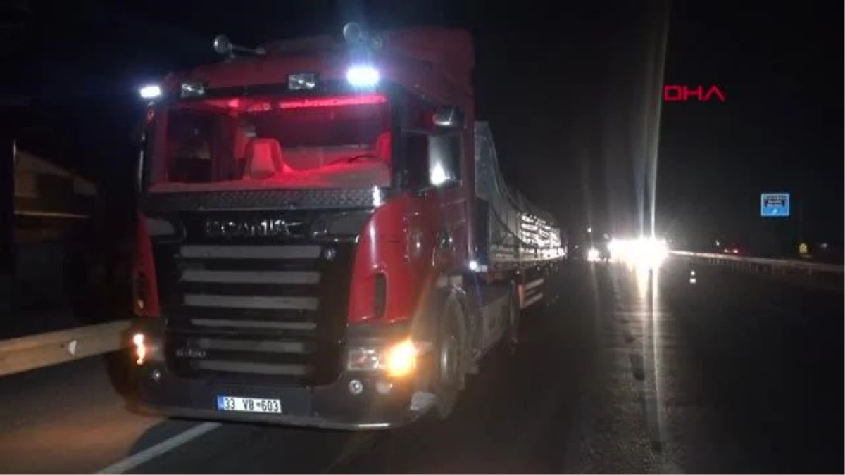 ANTALYA TIR\'A ARKADAN ÇARPAN TİCARİ ARAÇ SÜRÜCÜSÜ ÖLDÜ