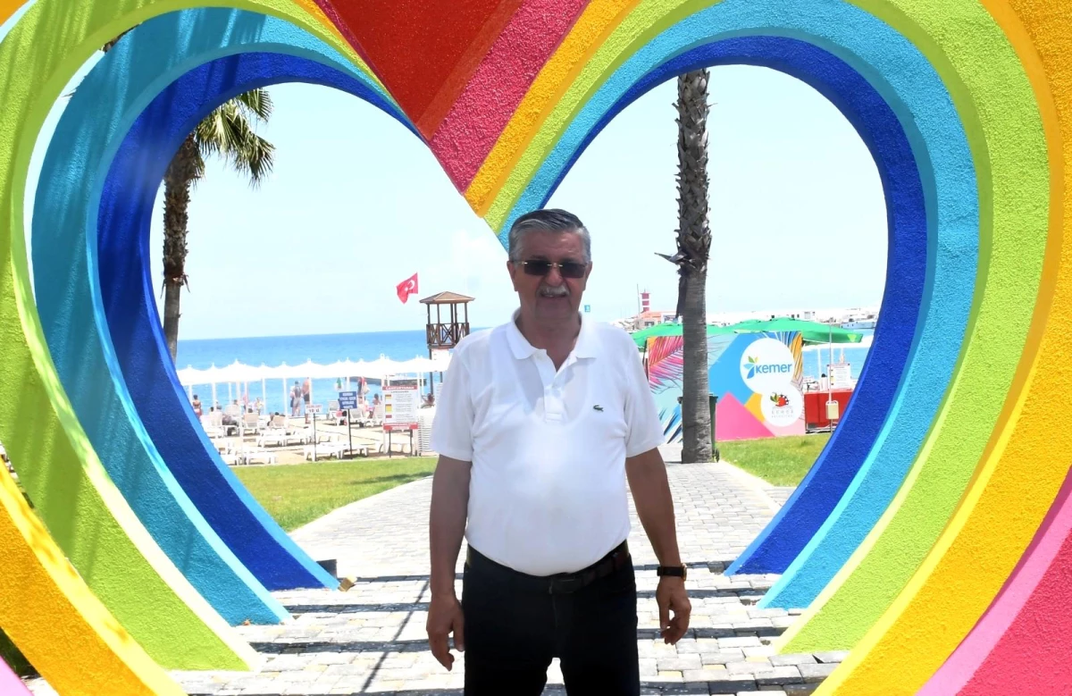 Başkan Topaloğlu: "Bu yıl Antalya\'ya gelmesi beklenen 6 milyon turistin 4 milyonunu ağırlamaya talibiz"