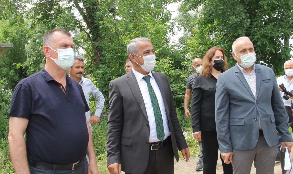 Çarşamba\'da çiftçilere zararlılarla mücadele için yapışkan tuzak dağıtıldı