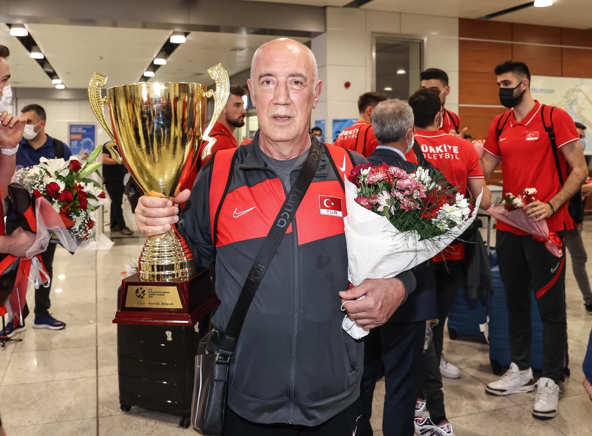 CEV Avrupa Altın Ligi\'nde şampiyon olan A Milli Erkek Voleybol Takımı, yurda döndü
