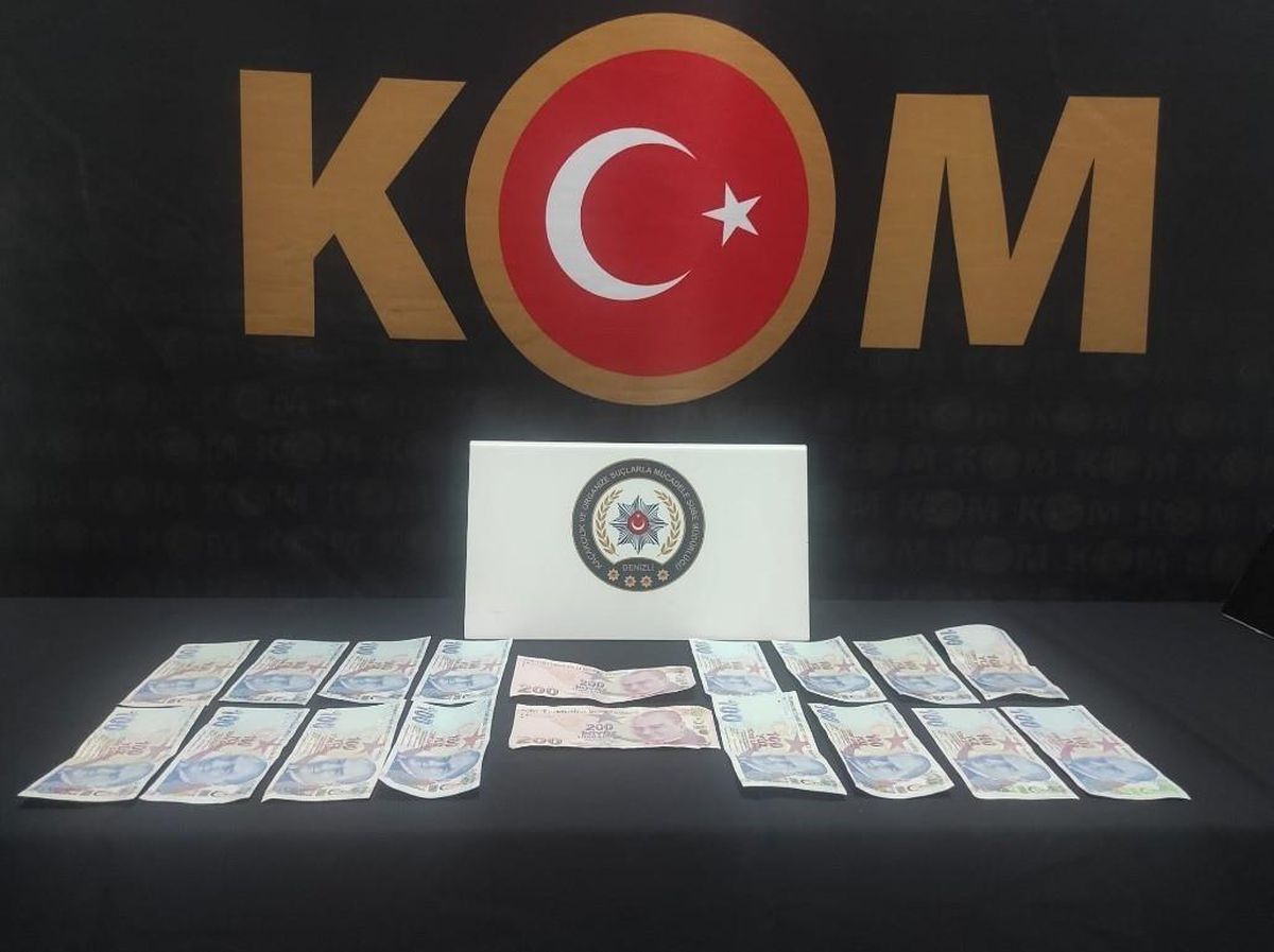 Çocuklara sahte parayla alışveriş yaptırdılar