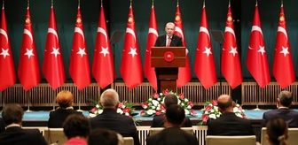 Cumhurbaşkanı Erdoğan: '(1 Temmuz itibarıyla) Kamu kurum ve kuruluşlarında normal mesai düzenine geçiliyor'