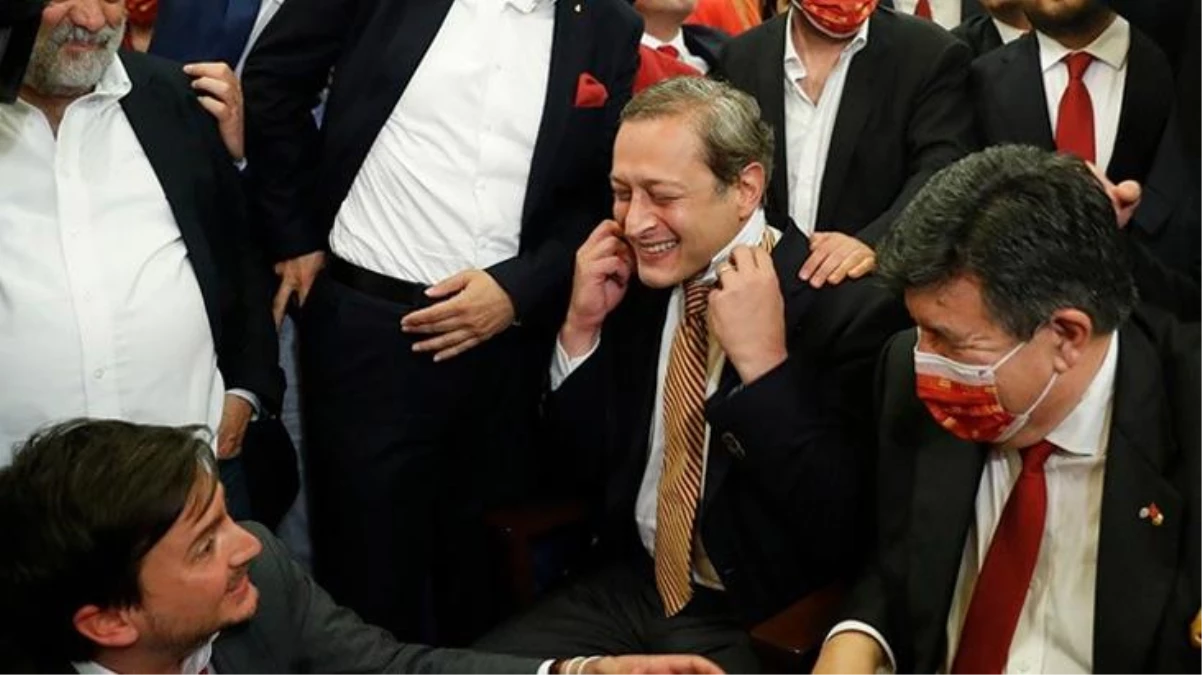 Galatasaray\'da yeni başkan Burak Elmas mazbatasını yarın alıyor