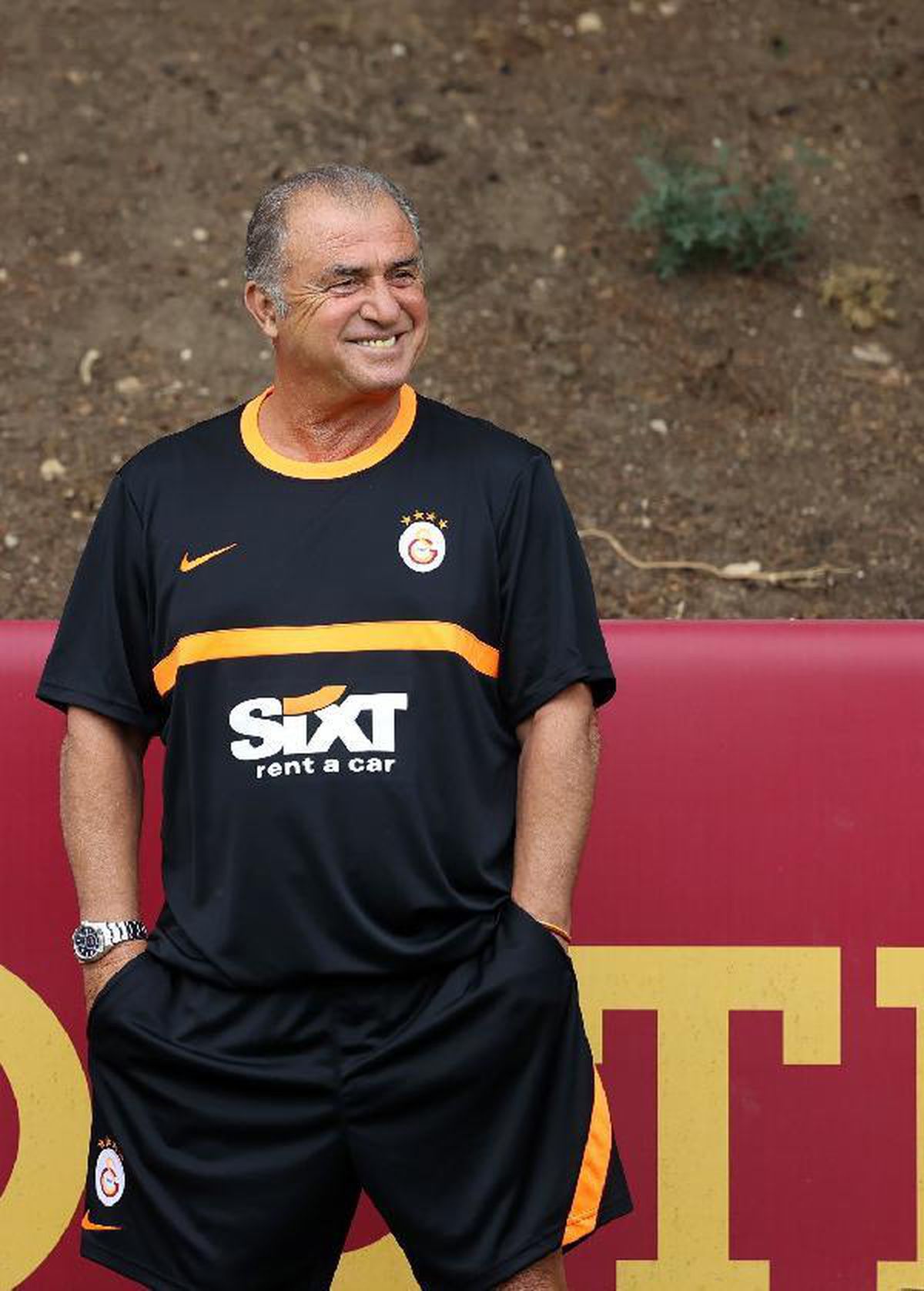Galatasaray\'dan Fatih Terim\'e videolu jest