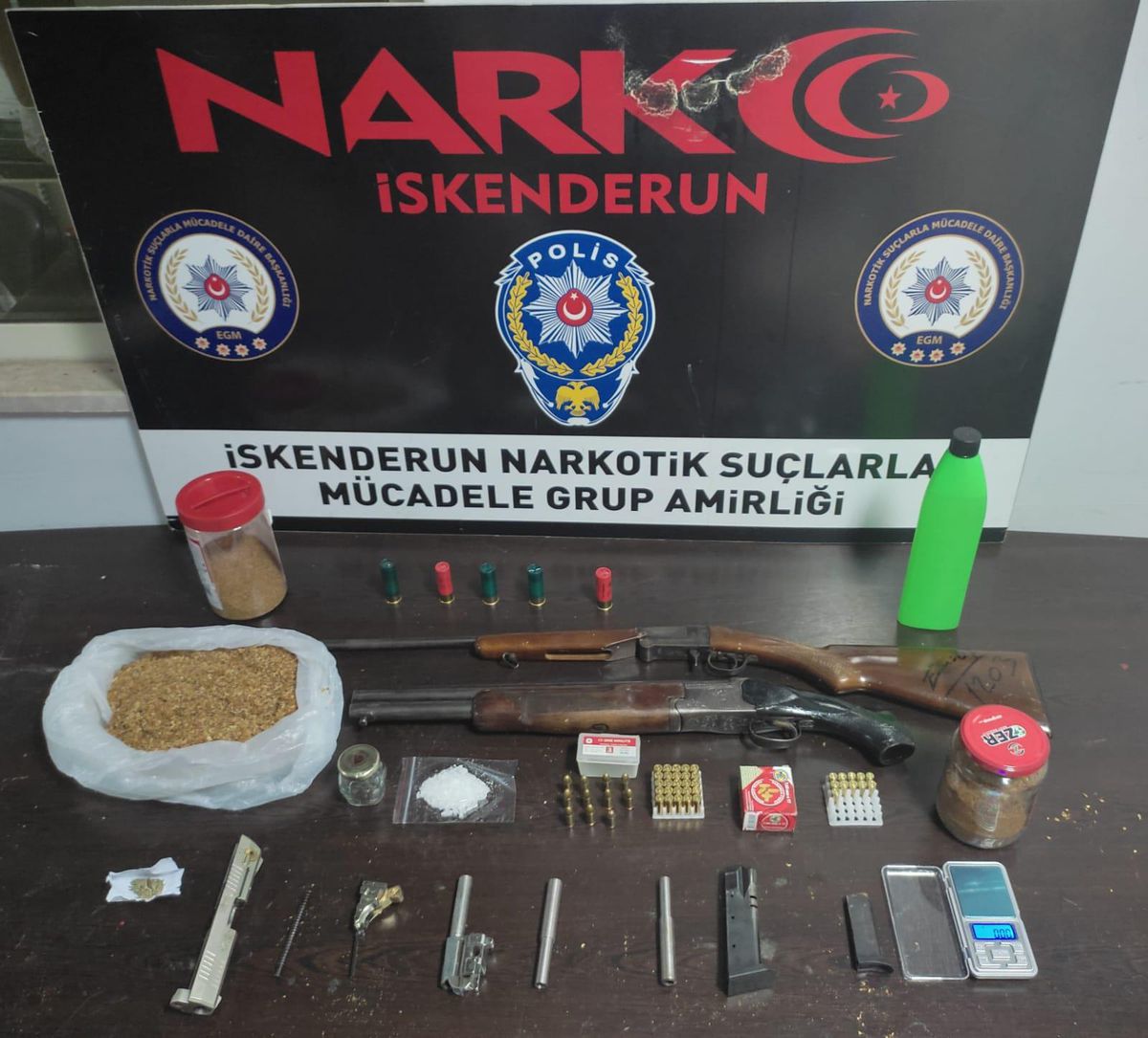 Son dakika haberleri... İskenderun\'daki uyuşturucu operasyonunda 4 kişi gözaltına alındı
