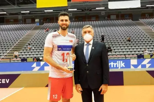 İzmir voleybolunda Efeler gururu