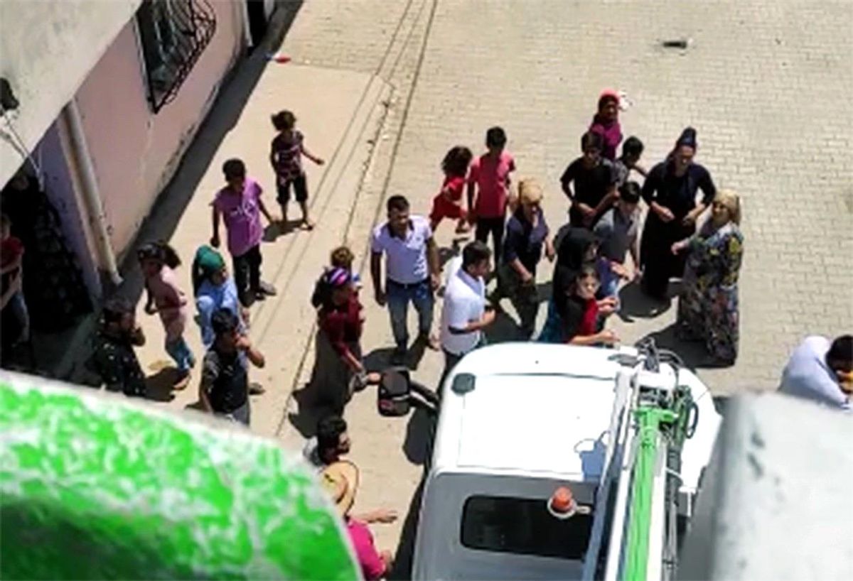 Kaçak ihbarını inceleyen Dicle Elektrik ekibine saldırı