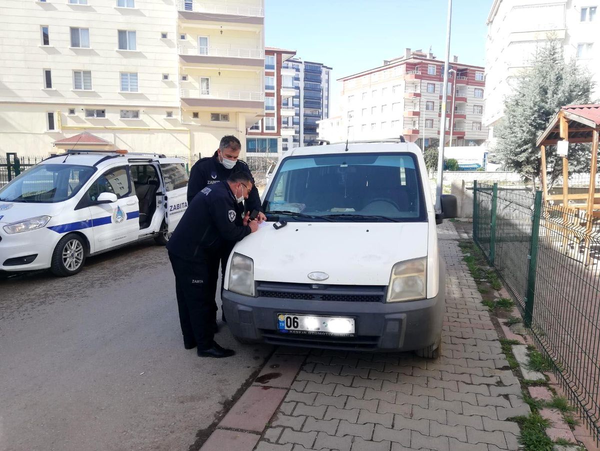 Son dakika haberleri: Kahramankazan\'da kaldırım işgaline yer yok