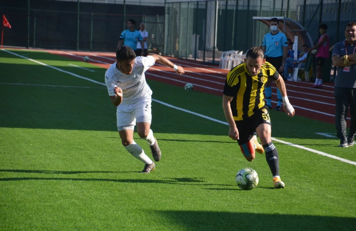 Lider Aliağaspor FK, İzmirspor\'u rahat geçti