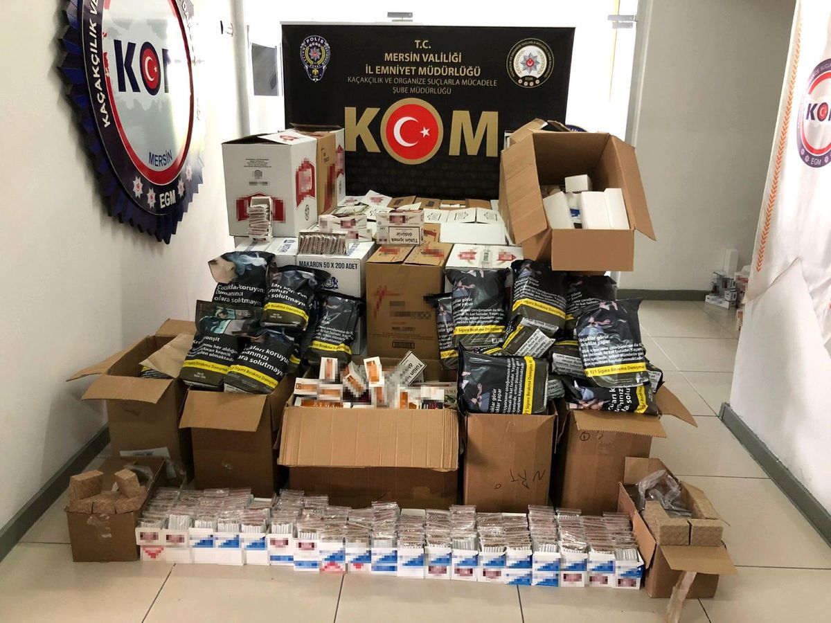 Mersin\'de 3 milyon 310 bin bandrolsüz makaron ele geçirildi