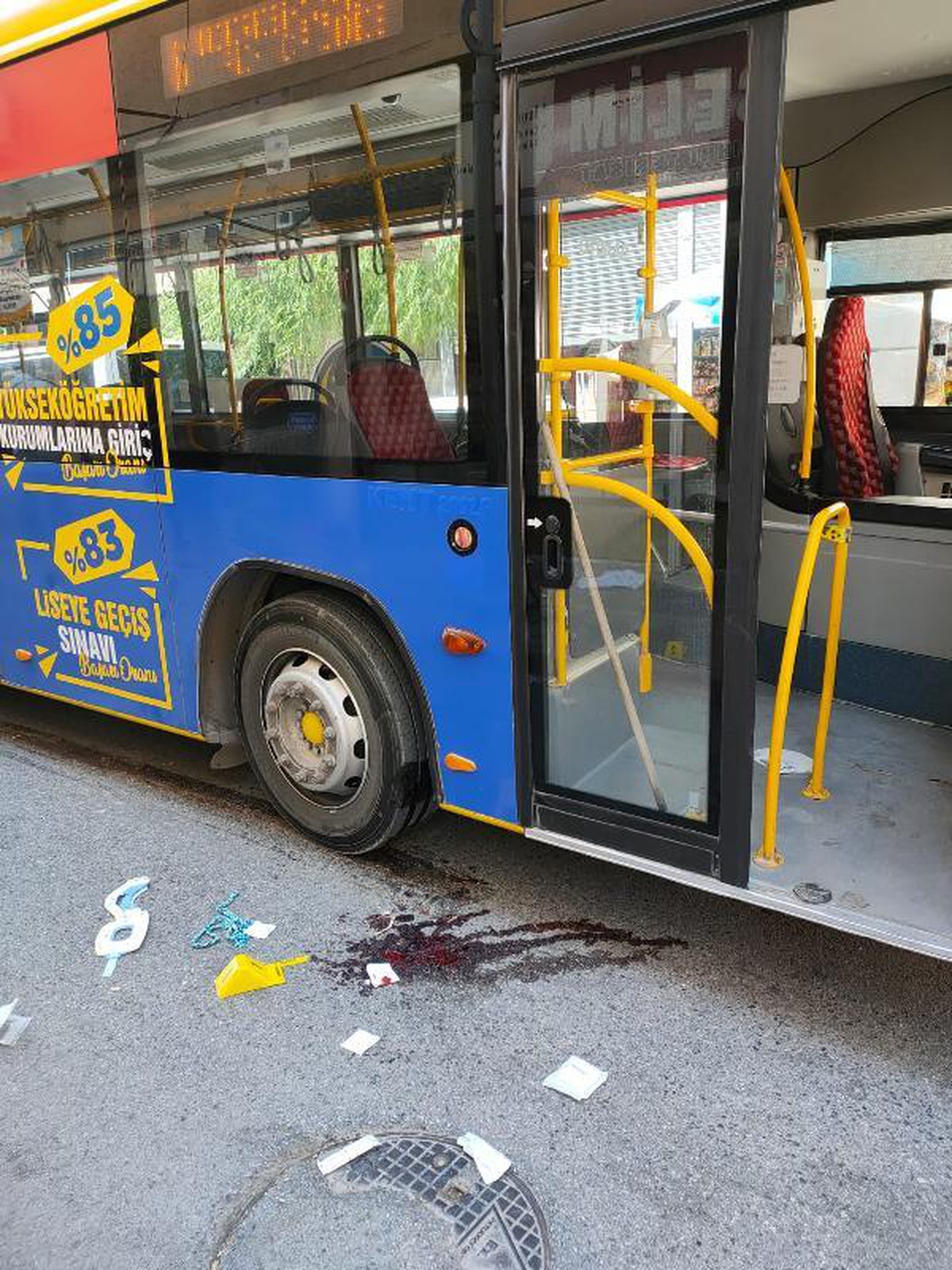 Trafiğe açık yolda paten süren çocuk otobüsün altında kaldı! Durumu kritik