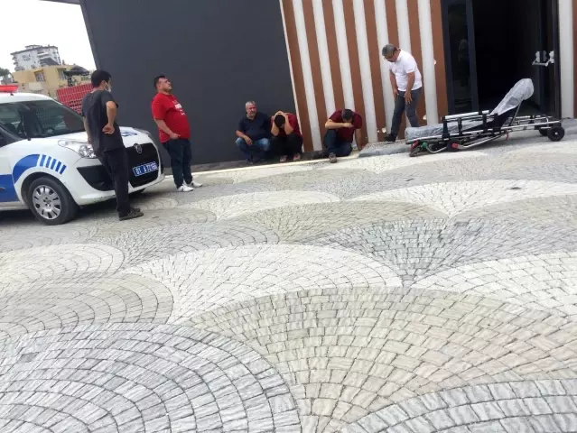 Rezidansta feci ölüm...Tamirini yaptığı asansörün halatı koptu