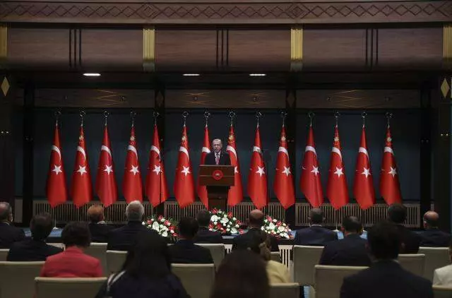 Son Dakika: 1 Temmuz'dan itibaren tam normalleşmeye geçiliyor! İşte sokak kısıtlamasının da kaldırıldığı 4 yeni adım Son Dakika: 1 Temmuz'dan itibaren tam normalleşmeye geçiliyor! İşte sokak kısıtlamasının da kaldırıldığı 4 yeni adım