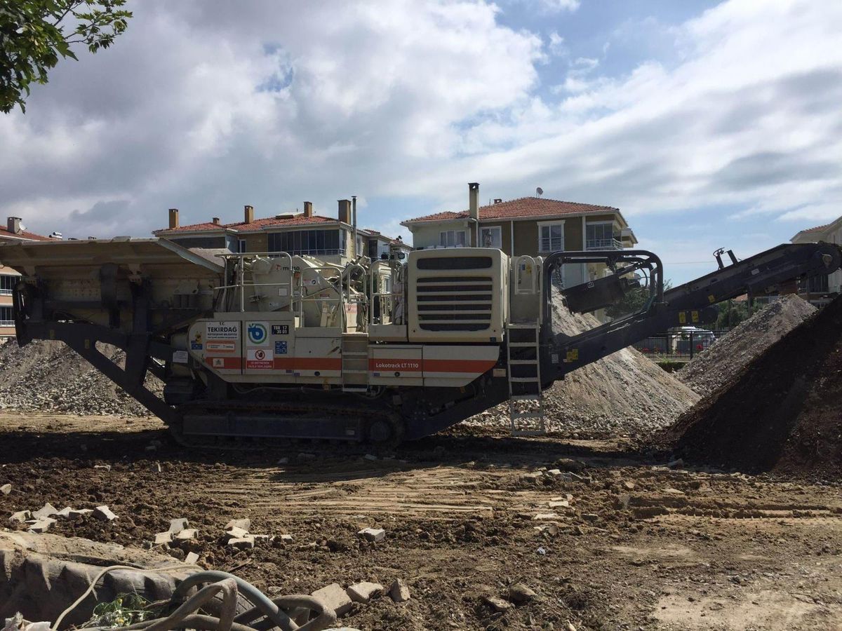 Tekirdağ Büyükşehir Belediyesi\'nin 4,5 milyonluk taş kırma makinesini çaldılar