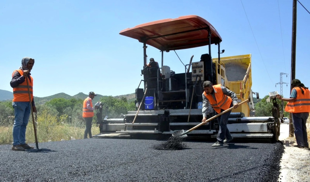 Aliağa\'da Hayvan Bakım ve Yaşam Alanı\'na giden yol asfaltlanıyor