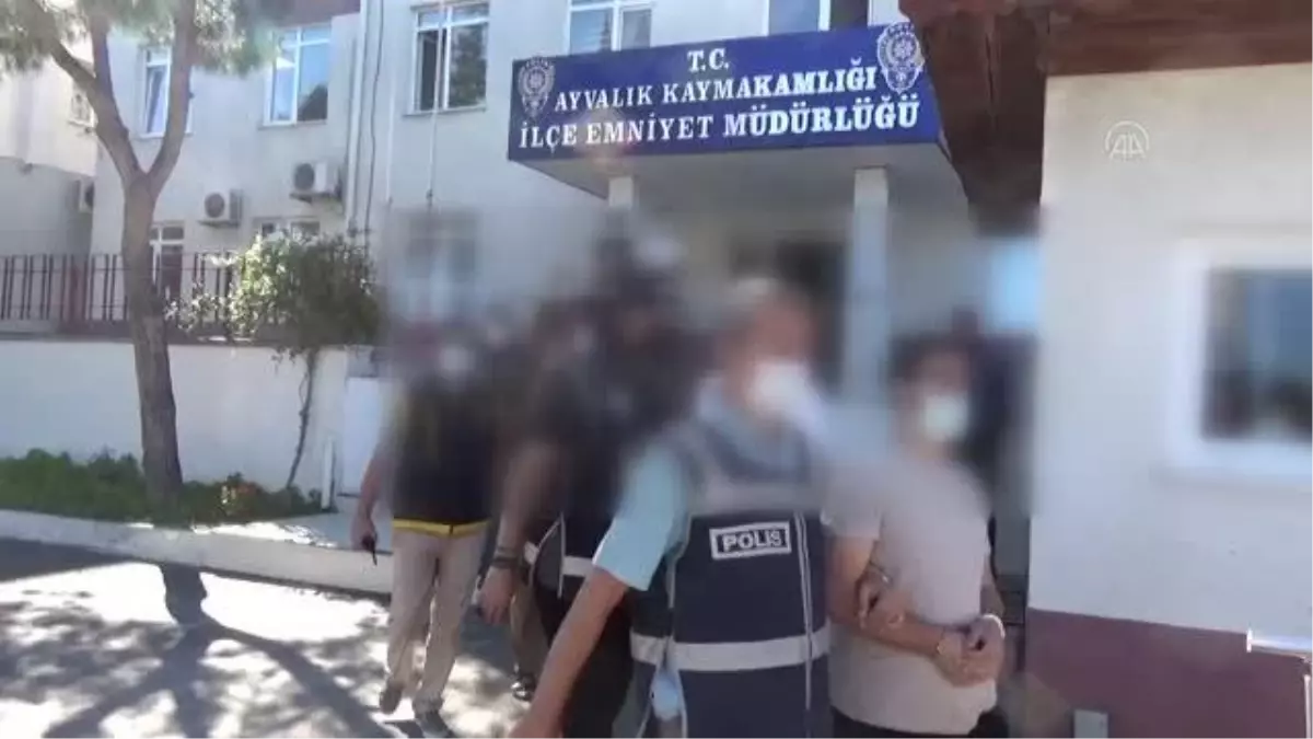 BALIKESİR - Botla Yunanistan\'a kaçmaya çalışan 6 FETÖ üyesi ve 2 göçmen kaçakçısı tutuklandı