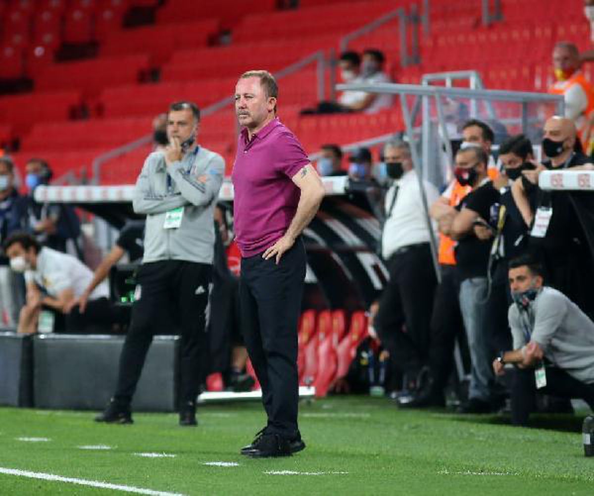 Beşiktaş\'ta Sergen Yalçın dönemi bitiyor mu?