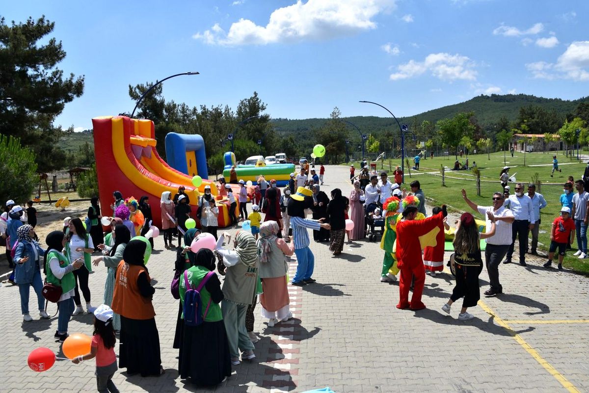 Çocuk Şenliğinde doyasıya eğlendiler