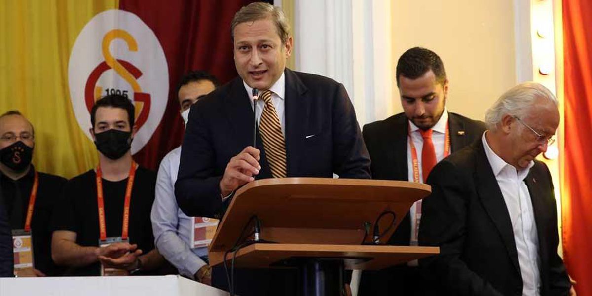 Galatasaray\'da yeni yönetim mazbatasını aldı