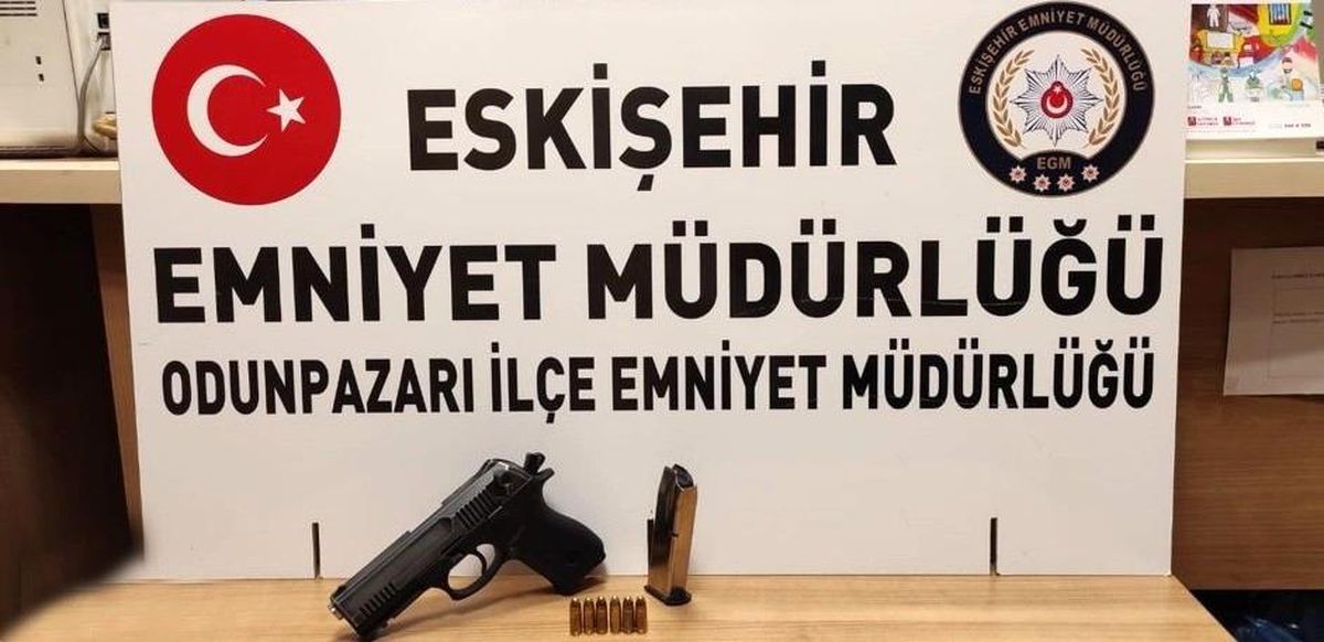 Son dakika haber! İhbar edilen şahsın üzerinde silah bulundu