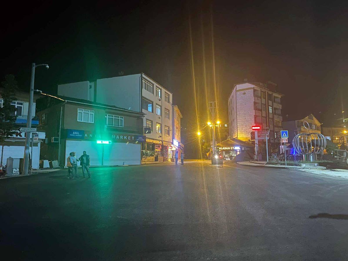 İhsaniye Kent Meydanı\'nda alt ve üstyapı çalışmaları tamamlandı