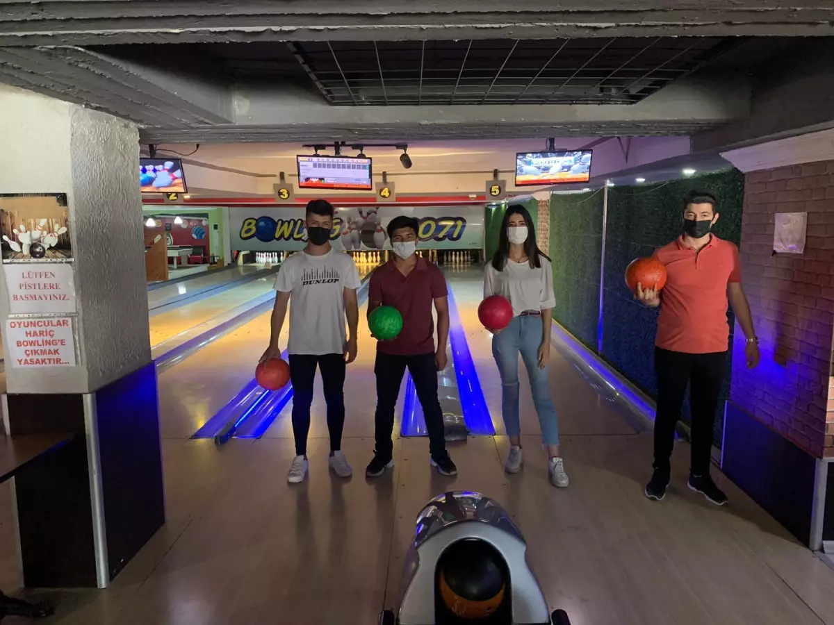 Kırşehir\'de AK Parti teşkilatının düzenlediği bowling turnuvası tamamlandı