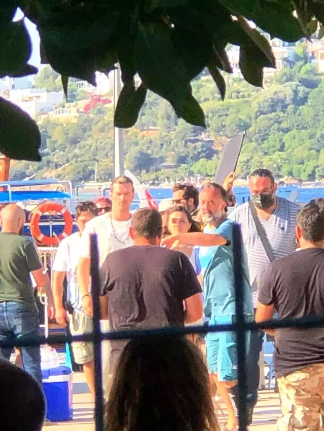 Kıvanç Tatlıtuğ Bodrum'da kamera karşısına geçti