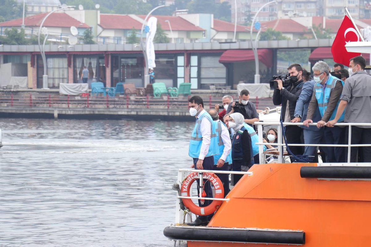 Marmara Denizi\'nin oksijen seviyesini artıracak cihazlar denize bırakıldı