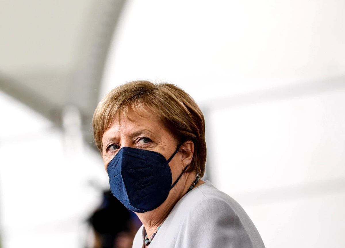 İlk dozda AstraZeneca aşısı olan Merkel, ikinci dozda Moderna aşısını tercih etti