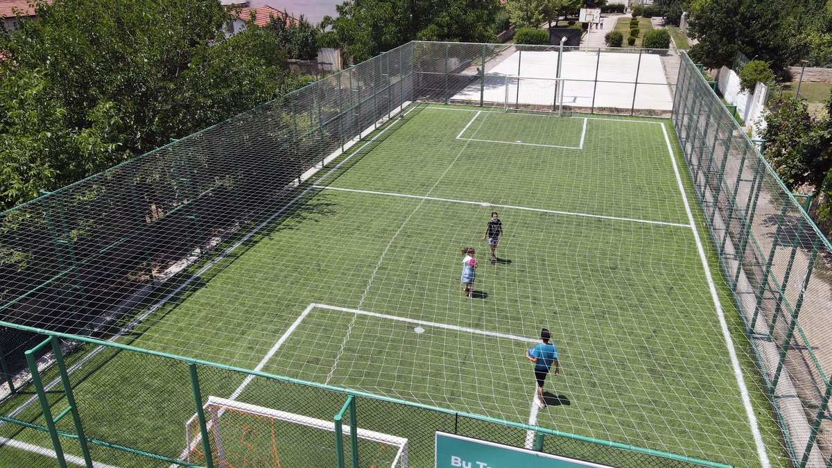 Tokat Belediyesinin yaptığı 8 semt sahası hizmete sunuldu