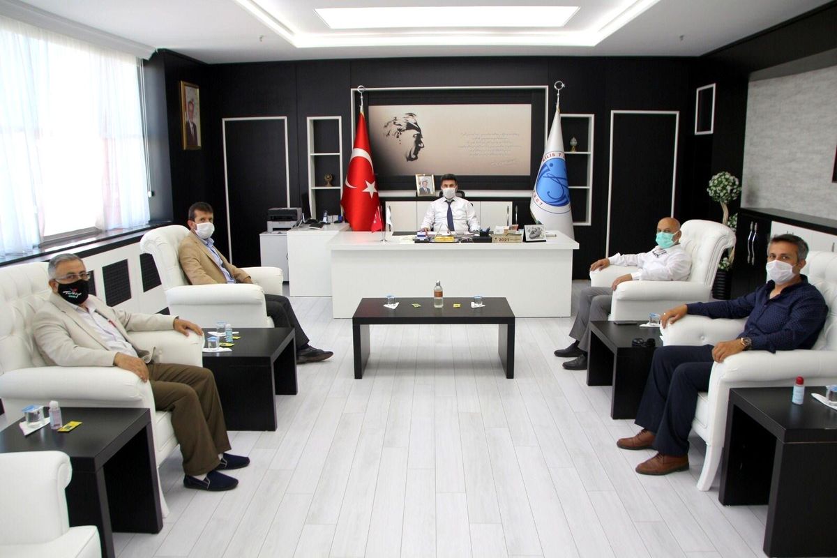 TÜRES Kilis Şube Başkanı Aktaş, Rektör Karacoşkun\'la bir araya geldi