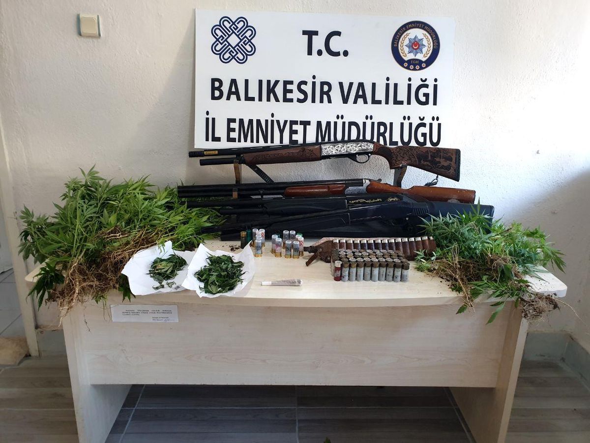 Son dakika haberleri | Balıkesir\'de polisten huzur operasyonları