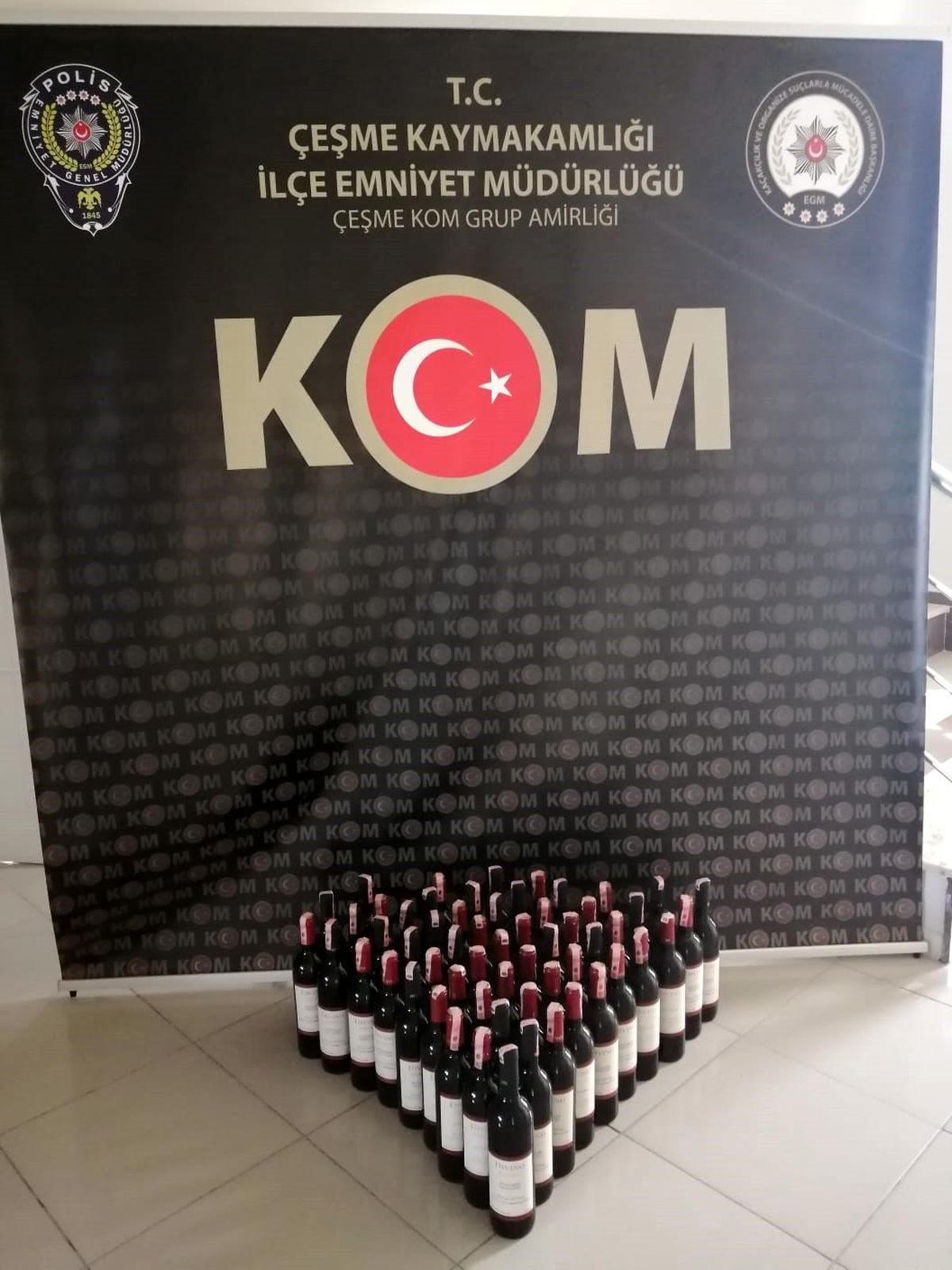 Çeşme\'de 58 şişe kaçak içki ele geçirildi