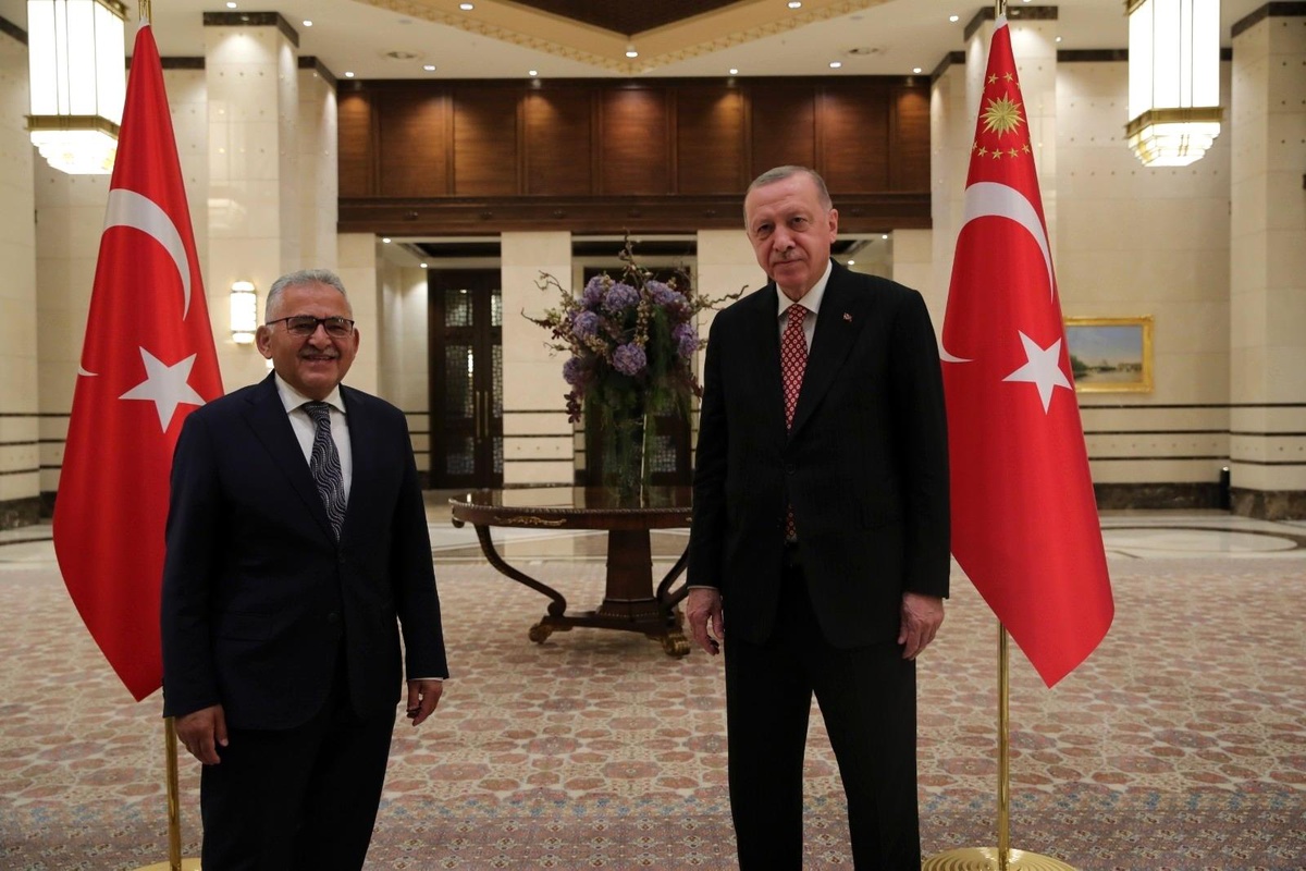 Son dakika haber | Cumhurbaşkanı Erdoğan, Büyükkılıç\'ın da aralarında olduğu 40 belediye başkan ile görüştü