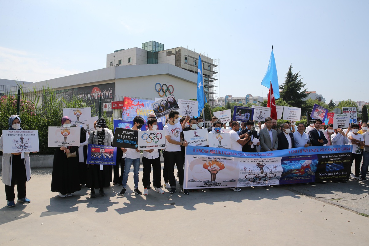 Doğu Türkistan Spor ve Gelişim Derneğinden "2022 Pekin Kış Olimpiyatlarına hayır" protestosu