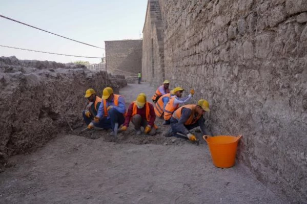 İçkale'deki kazı ve restorasyonda 3 burcun kapısı ortaya çıkarıldı