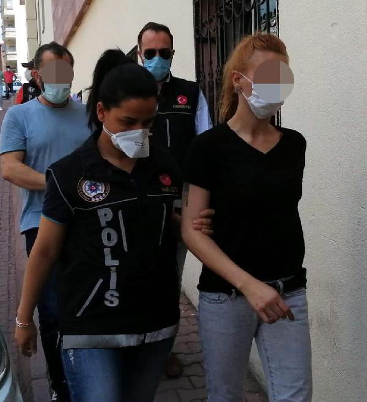 Kayseri\'de uyuşturucu operasyonu: 1\'i kadın 4 gözaltı