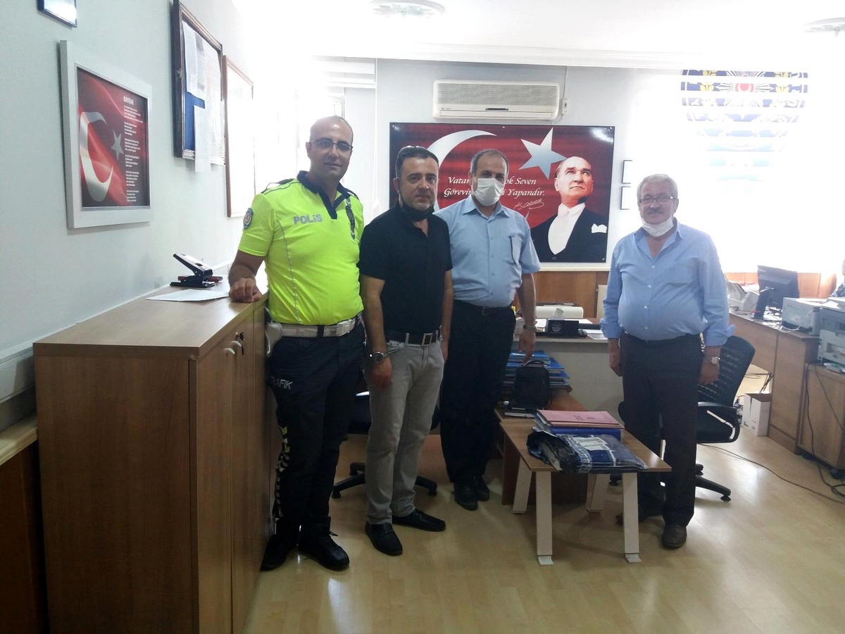 Kendisine ceza yazan polise teşekkür etti