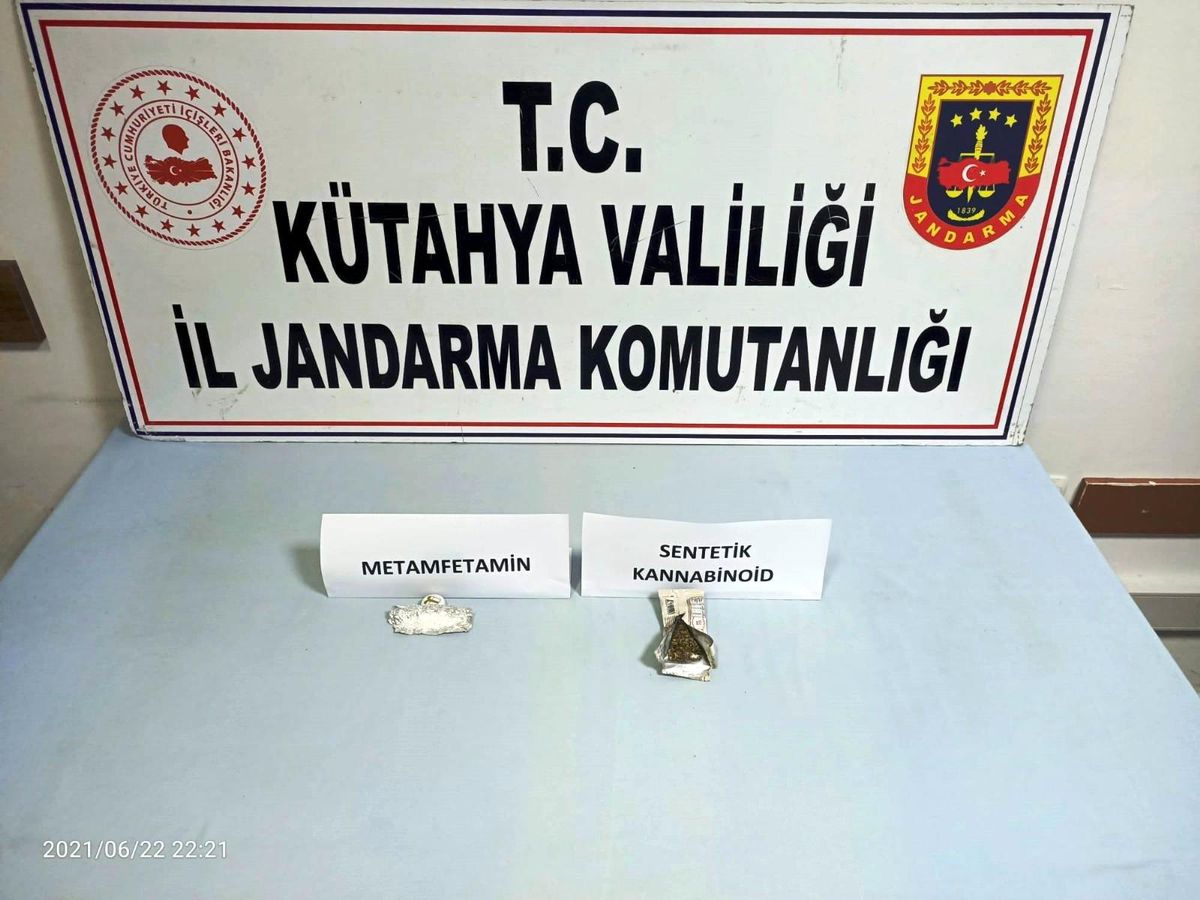 Kütahya\'da otobüs yolcusu uyuşturucu ile yakalandı