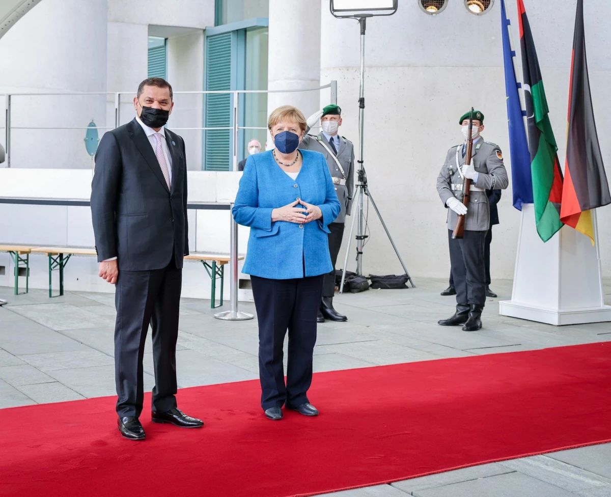 Son dakika... Libya Başbakanı Dibeybe, Alman mevkidaşı Merkel ile görüştü