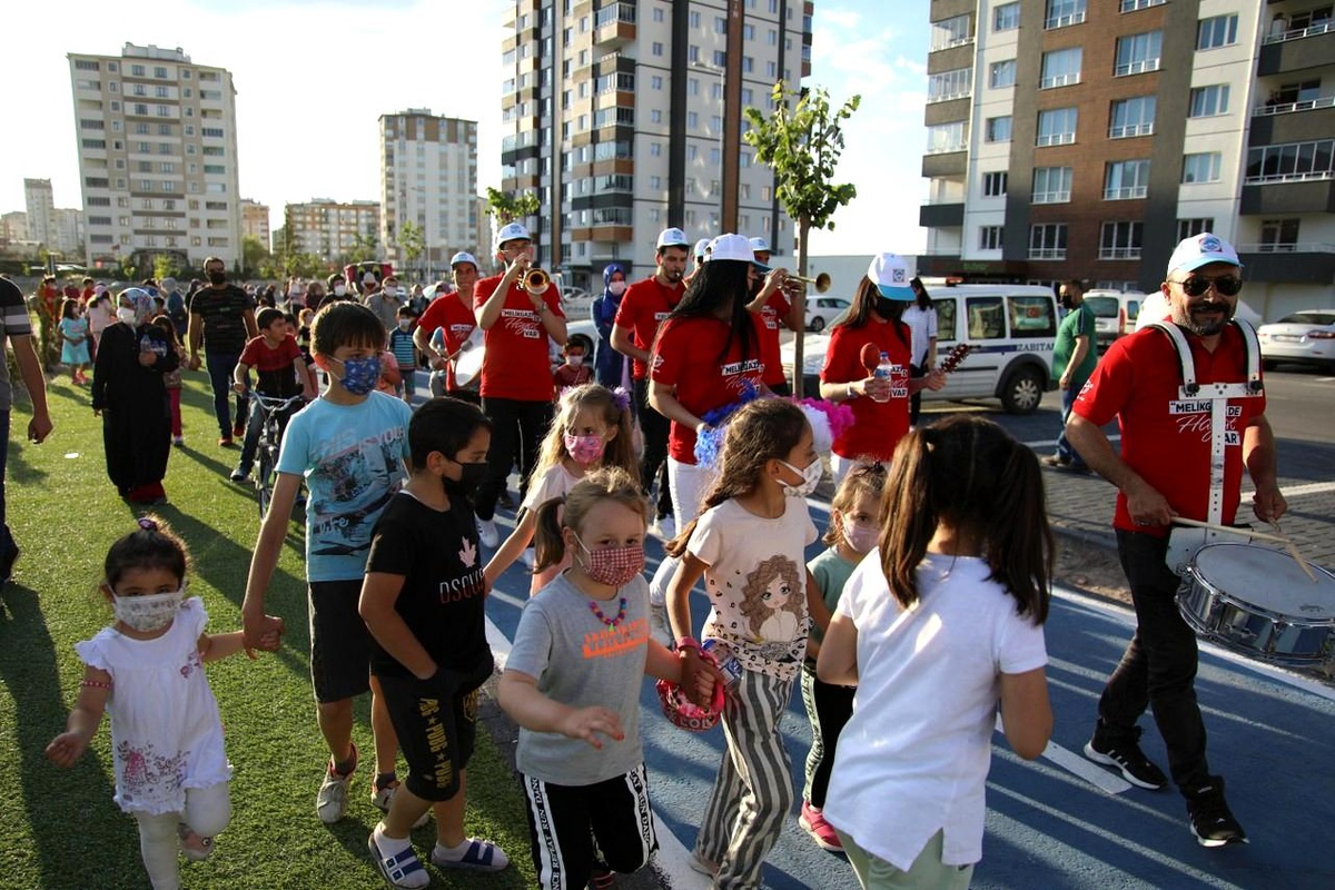 Melikgazi\'den yaz akşamlarına yönelik parklarda açık hava konseri