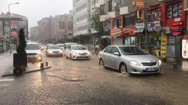 TEKİRDAĞ TRAKYA'DA SAĞANAK ETKİLİ OLDU