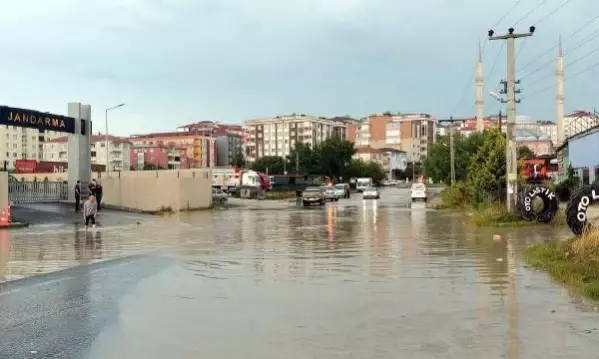 TEKİRDAĞ TRAKYA'DA SAĞANAK ETKİLİ OLDU