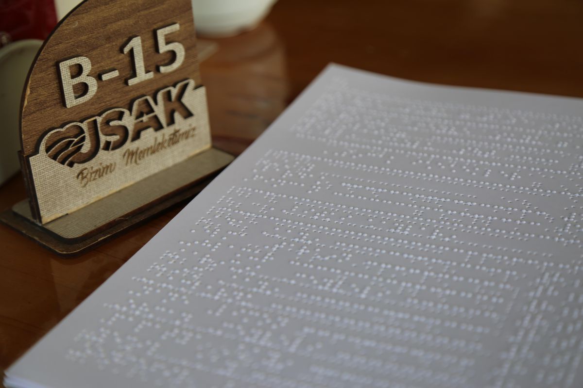 Uşak Belediyesi görme engelliler için Braille alfabesiyle menü hazırladı