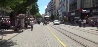 Yüksek riskli iller arasına giren Eskişehir'de vatandaş tedirgin